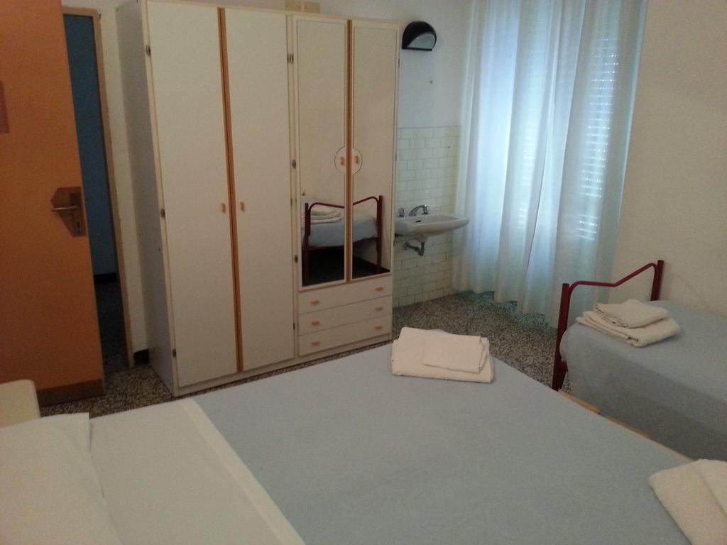 Fiorina Bed&Breakfast - Colazione Fino A Mezzogiorno - Beach Village Gratuito - Aquafan25 Oltremare20 Ричоне Стая снимка